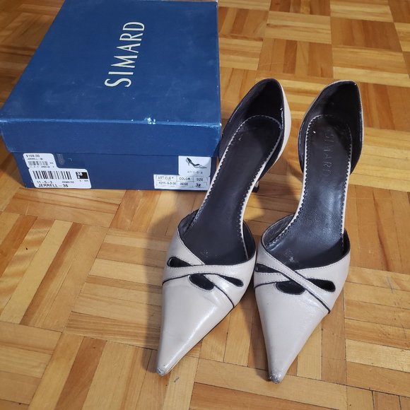 Simard Beige Heels SZ 8 - Picture 2 of 6